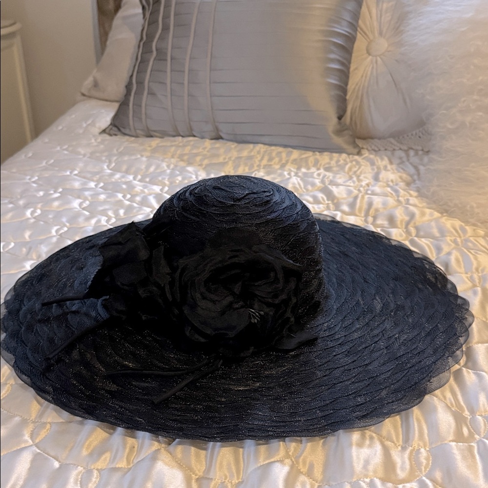 NWOT Giovannio Florence New York Black Derby Hat w/ Black Floral Embellishments - Picture 2 of 8